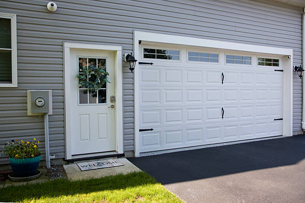 24/7 Emergency Garage Door Panel Replacement experts in Wescosville, PA